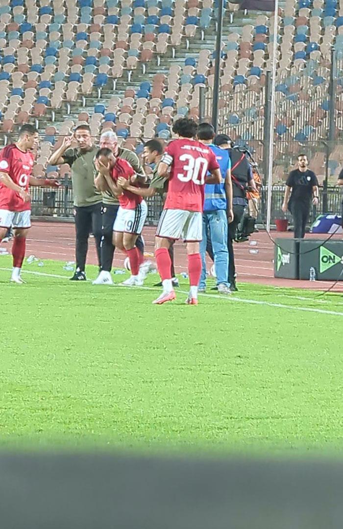 صوره ل فرحة افشه ولاعبي الاهلي بالهدف الثالث امام الشرقية انبي