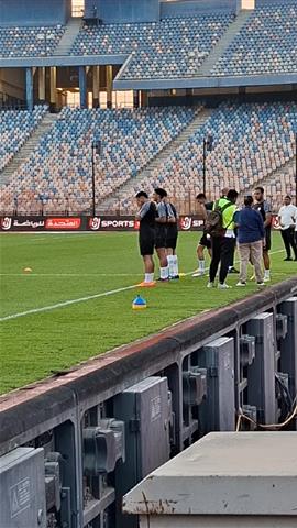 صوره ل تحية جماهير الزمالك للاعبين قبل القاء امام البنك الاهلي