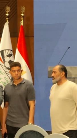 صوره ل أول ظهور إداري لسعد سمير بعد اعتزاله كرة القدم يمثل سيراميكا في حفل قرعة الدوري