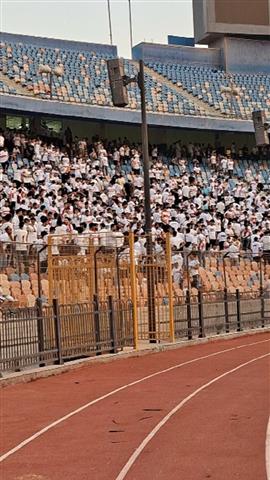 صوره ل توافد جمهور الزمالك على مدرجات ستاد القاهرة قبل مواجهة الفريق أمام  إيه إس بورت بدوري أبطال أفريقيا