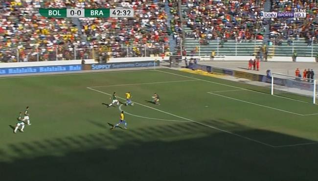 لاعب بوليفيا يمنع نيمار من تسجيل الهدف الأول لـ البرازيل