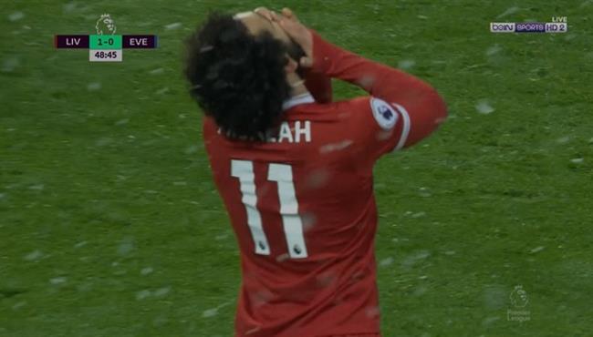 محمد صلاح كاد ان يسجل هدفا رائعا برأسه في مرمى ايفرتون