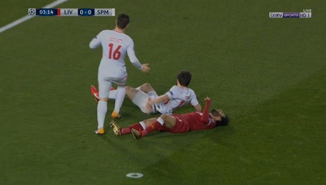 ركلة جزاء محمد صلاح بعد تدخل عنيف من لاعب سيسكا موسكو