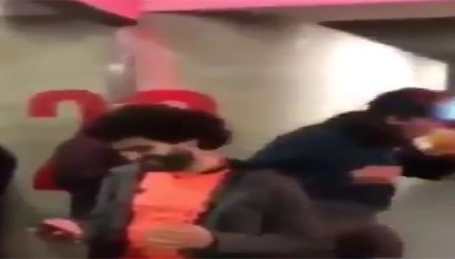 جماهير ليفربول تغني مع شبيه محمد صلاح في ملعب الإمارات