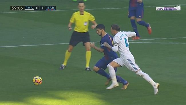 راموس يضرب سواريز في مباراة ريال مدريد وبرشلونه