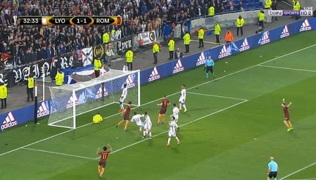 هدف روما الثانى فى مرمى أولمبيك ليون 2 1 الدورى الاوروبى