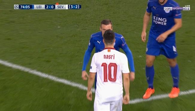 سمير نصري ينطح فاردي وي طرد في مباراة ليستر سيتي واشبيلية