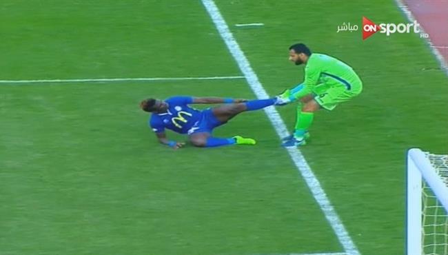 تصرف غير اخلاقى من جنش مع باتريك مالو لاعب سموحه