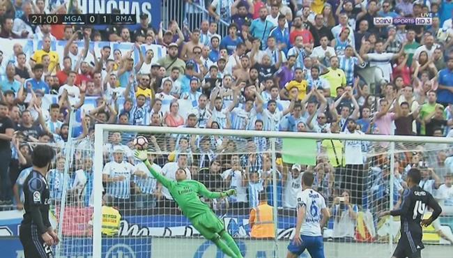 تصدى مذهل من نافاس لـ صاروخية ساندرو فى مبارة ملقا وريال مدريد