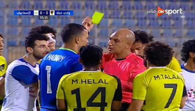 عصام الحضري يتلقي انذار بعض مشاده مع لاعب الاسماعيلي