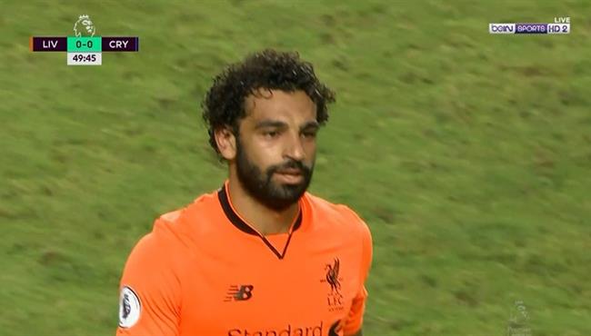 تحية جماهير ليفربول لمحمد صلاح لحظة تبديله أمام كريستال بالاس