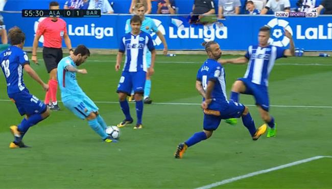 هدف ميسي في مرمي ديبورتيفو ألافيس 1 0 الدوري الاسباني