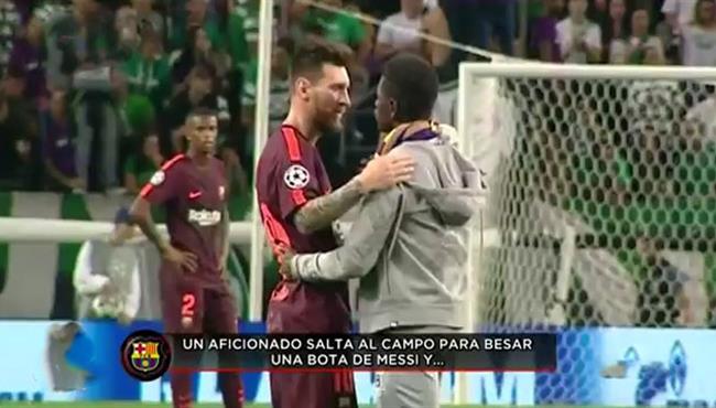 مشجع برشلوني ي قبل قدم ميسي في دوري أبطال أوروبا
