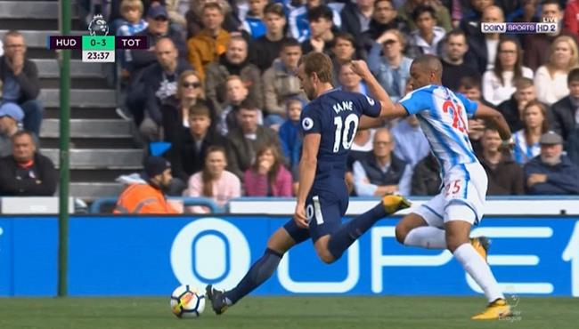 هدف هاري كين الثاني الرائع في مرمي هدرسفيلد 3 0 الدوري الانجليزي