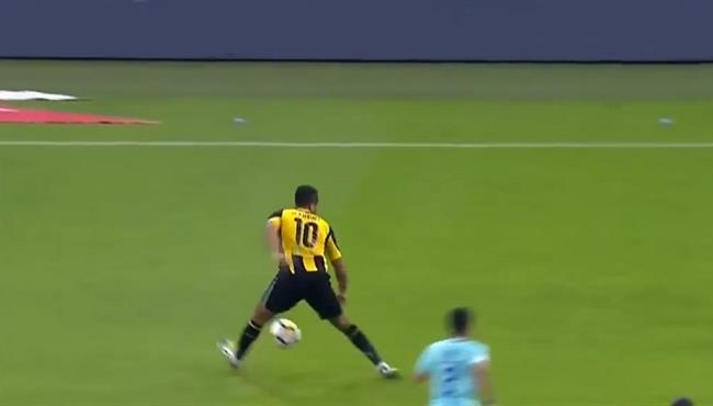 كهربا يصنع هدف إتحاد جده الأول فى مرمي الهلال الدوري السعودي