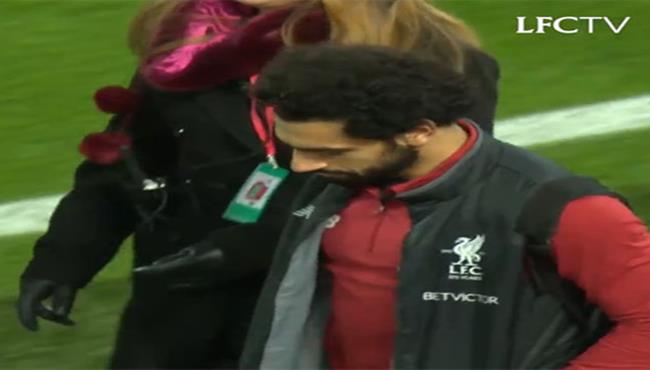 كيف استقبلت جماهير ليفربول محمد صلاح في الانفيلد بعد الفوز بأفضل لاعب افريقي