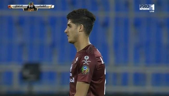 لمسات احمد الشيخ في مباراة الاتفاق والشباب بالدوري السعودي