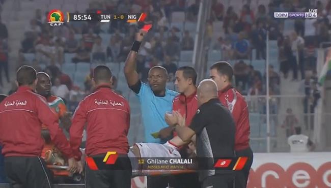 طرد غيلان الشعلالي فى مباراة تونس والنيجر بتصفيات امم افريقيا