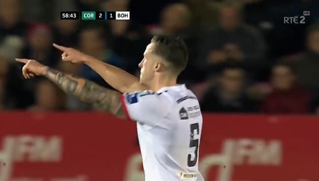 هدف م ذهل من بعد منتصف المعلب فى كأس ايرلندا