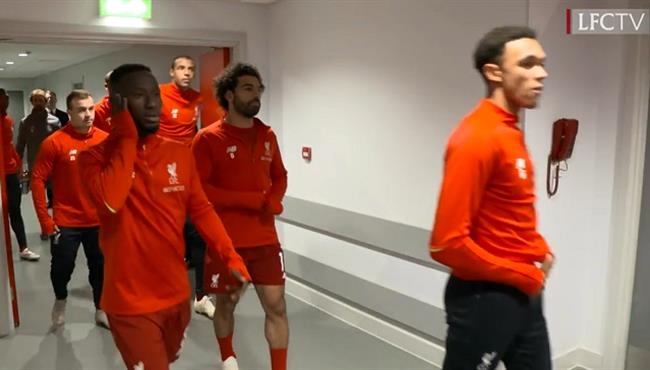شاهد ماذا فعل محمد صلاح عندما رأى رياض محرز في ممر اللاعبين