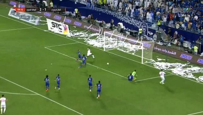 مدافع الهلال السعودي ينقذ هدف مؤكد لـ الزمالك