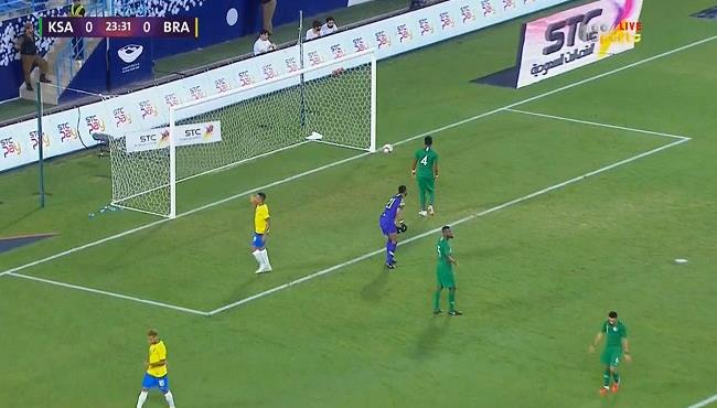 هدف البرازيل الملغي فى مرمي السعودية