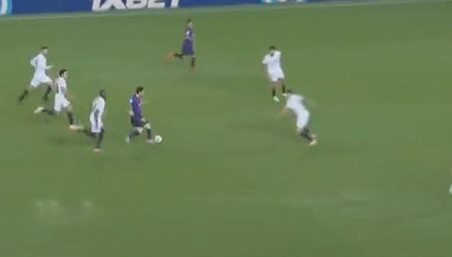لقطة ميسي التي لم يعيدها مخرج مباراة برشلونة وفالنسيا