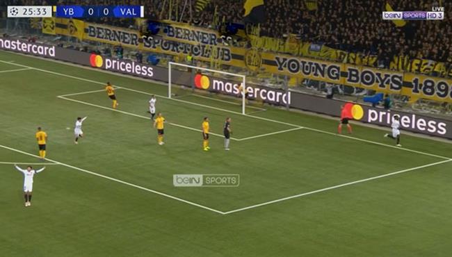 اهداف مباراة فالنسيا ويونج بويز 1 1 دوري ابطال اوروبا