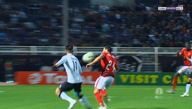 هل حرم الحكم وفاق سطيف من ركلة جزاء امام الاهلى