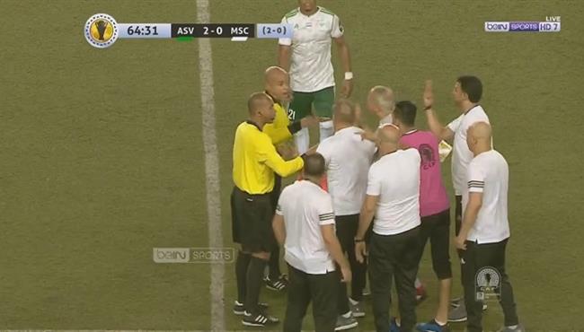 انفعال حسام حسن والجهاز الفني على حكم مباراة المصري وفيتا كلوب