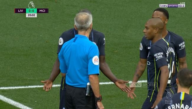 هل حرم الحكم مانشستر سيتى من ركلة جزاء امام ليفربول