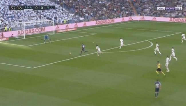 مهاجم بلد الوليد يهدر انفراد امام ريال مدريد
