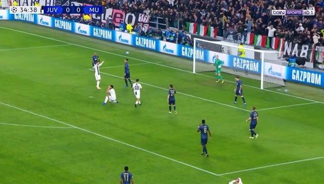 القائم يحرم يوفنتوس من تسجيل هدف اول في مرمي مانشستر يونايتد