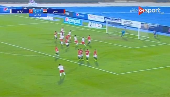العارضة تحرم تونس من تسجيل هدف رائع امام مصر الاولمبي