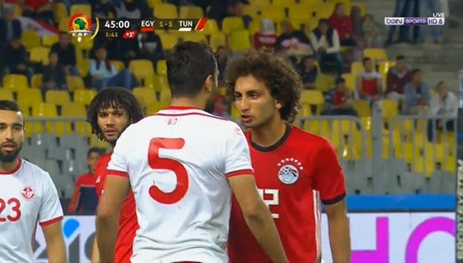 مشادة بين عمرو وردة واسامة الحدادي في مباراة مصر وتونس