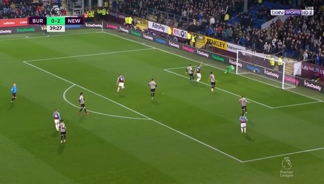 هدف رائع بالرأس في مباراة بيرنلي ونيوكاسل