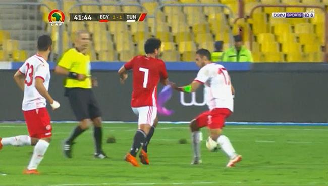كوبري تريزيجية لـ إلياس السخيري في مباراة مصر وتونس