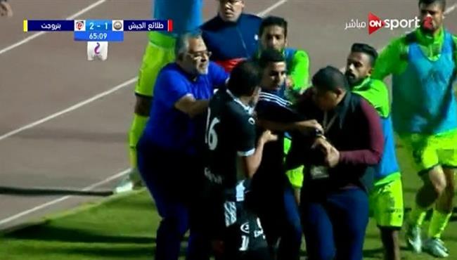 اشتباكات في مباراة بتروجيت وطلائع الجيش