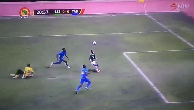 شاهد اللقطة الاطرف فى الملاعب الافريقية هذا الاسبوع