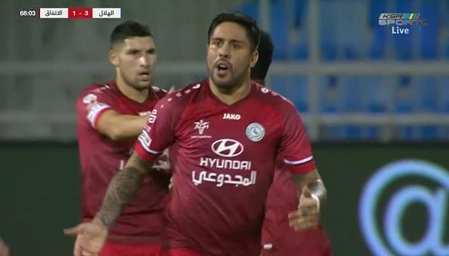 هدف الاتفاق الرائع في مرمي الهلال