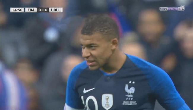 مبابي يهدر انفراد فى مباراة فرنسا واوروجواي