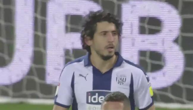 احمد حجازي يسجل هدف بالخطأ في مرماه امام استون فيلا