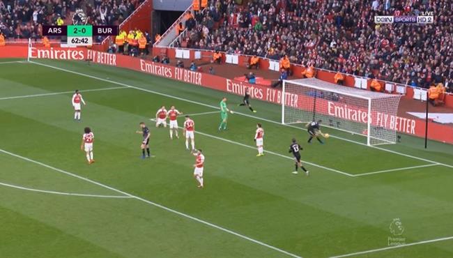 هدف بيرنلي الاول فى مرمي ارسنال بالدوري الانجليزي