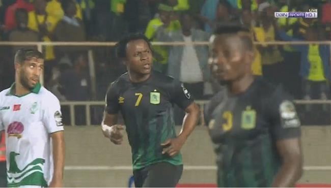 هدف فيتا كلوب الثاني فى مرمي الرجاء نهائي الكونفيدرالية