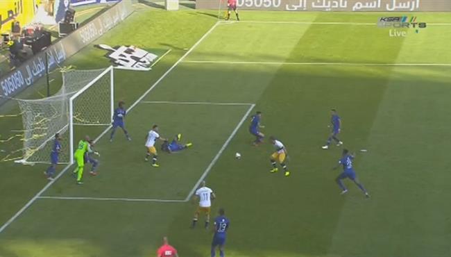 مهاجم النصر يمنع فريقه من تسجل هدف فى مرمي الهلال