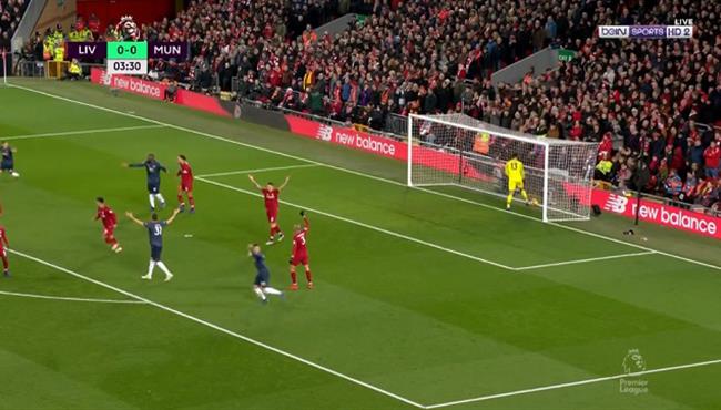 هدف مانشستر يونايتد الملغي امام ليفربول بداعي التسلل