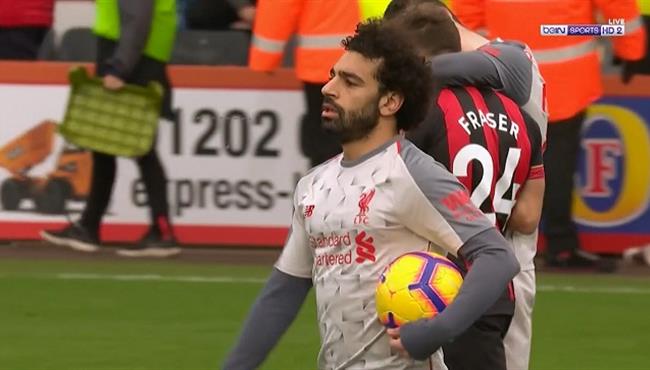شاهد محمد صلاح يحتفظ بكرة الهاتريك بعد مباراة ليفربول وبورنموث