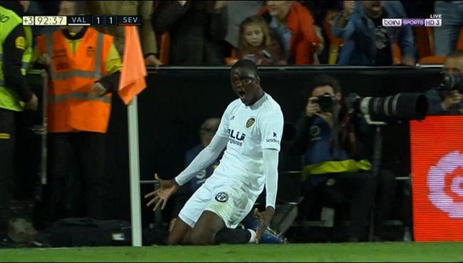 اهداف مباراة فالنسيا واشبيلية 1 1 الدوري الاسباني