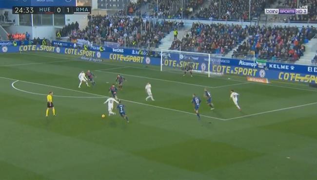 حارس هويسكا يحرم جاريث بيل من تسجيل هدف ثاني رائع