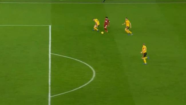 كوبري محمد صلاح للاعب ولفرهامبتون بالدوري الانجليزي